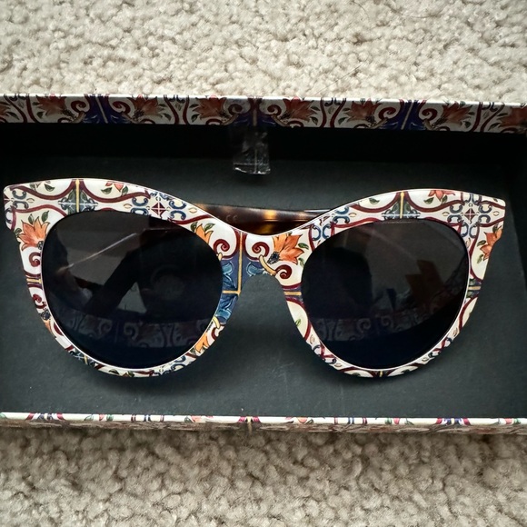 Limited edition Dolce & Gabbana sunglasses - Picture 1 of 4